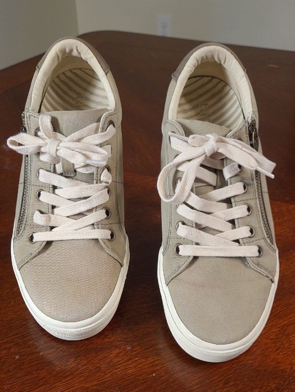 Taos Z Soul Canvas Footwear Olive/sage Lace-Up Sneakers with Side Zip Womens 8.5